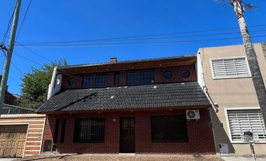 CASA EN VENTA VILLA MADERO CON PISCINA EXCELENTE ESTADO