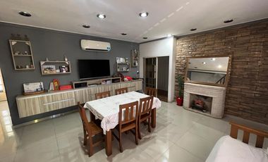 CASA EN VENTA VILLA MADERO CON PISCINA EXCELENTE ESTADO