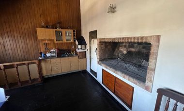 CASA EN VENTA VILLA MADERO CON PISCINA EXCELENTE ESTADO
