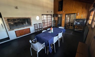 CASA EN VENTA VILLA MADERO CON PISCINA EXCELENTE ESTADO