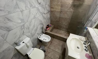 CASA EN VENTA VILLA MADERO CON PISCINA EXCELENTE ESTADO