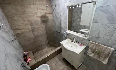 CASA EN VENTA VILLA MADERO CON PISCINA EXCELENTE ESTADO
