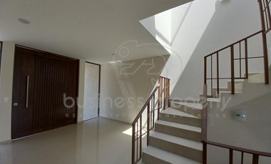 A estrenar casa en Calacoaya, Atizapán