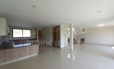 A estrenar casa en Calacoaya, Atizapán