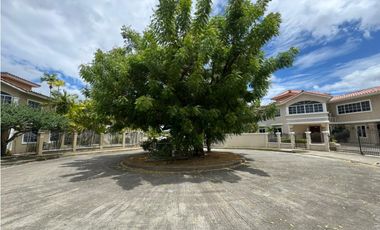 Venta de Casa en PH Costa Bella, Costa del Este