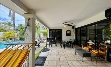 Venta de Casa en PH Costa Bella, Costa del Este