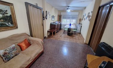 CASA VENTA 3 AMBIENTES CON COCHERA BURZACO