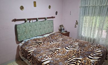 CASA VENTA 3 AMBIENTES CON COCHERA BURZACO