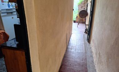 CASA VENTA 3 AMBIENTES CON COCHERA BURZACO