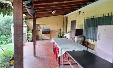 CASA VENTA 3 AMBIENTES CON COCHERA BURZACO