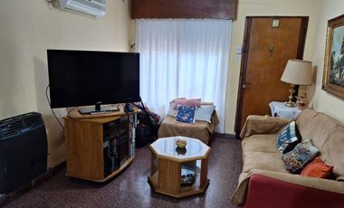 CASA VENTA 3 AMBIENTES CON COCHERA BURZACO