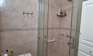 CASA VENTA 3 AMBIENTES CON COCHERA BURZACO