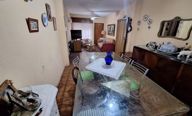 CASA VENTA 3 AMBIENTES CON COCHERA BURZACO