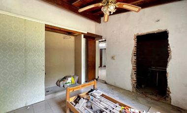 CASA 4 AMBIENTES EN VENTA CLAYPOLE APTO CREDITO.