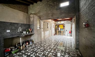 CASA 4 AMBIENTES EN VENTA CLAYPOLE APTO CREDITO.