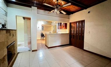 CASA 4 AMBIENTES EN VENTA CLAYPOLE APTO CREDITO.