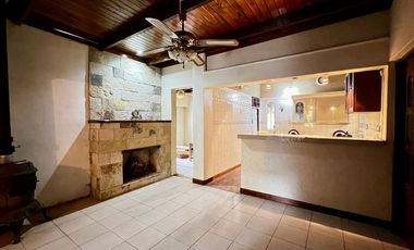 CASA 4 AMBIENTES EN VENTA CLAYPOLE APTO CREDITO.