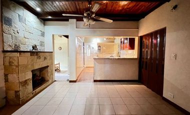 CASA 4 AMBIENTES EN VENTA CLAYPOLE APTO CREDITO.