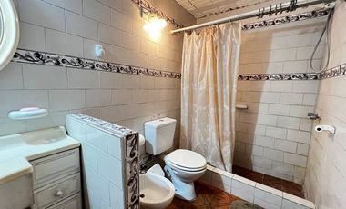 CASA 4 AMBIENTES EN VENTA CLAYPOLE APTO CREDITO.