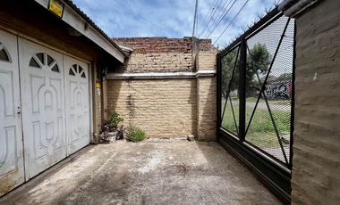 CASA 4 AMBIENTES EN VENTA CLAYPOLE APTO CREDITO.