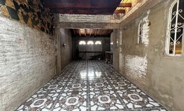 CASA 4 AMBIENTES EN VENTA CLAYPOLE APTO CREDITO.