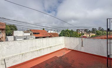 CASA EN VENTA 3 AMBIENTES MAS DEPARTAMENTO