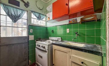 CASA EN VENTA 3 AMBIENTES MAS DEPARTAMENTO