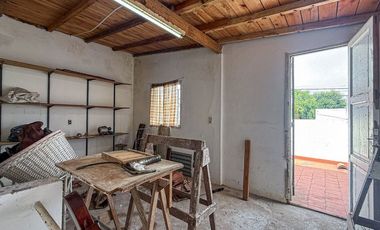 CASA EN VENTA 3 AMBIENTES MAS DEPARTAMENTO