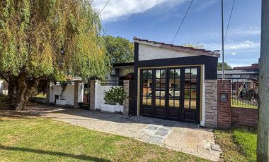 Venta casa 3 amb + departamento 2 amb Santa Clara