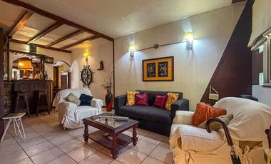 Venta casa 3 amb + departamento 2 amb Santa Clara