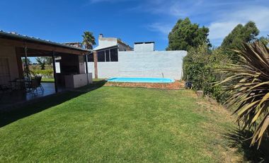 VENTA CASA QUINTA C/PILETA APTO CREDITO LAG LOBOS