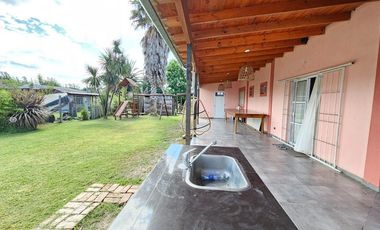 VENTA CASA QUINTA C/PILETA APTO CREDITO LAG LOBOS