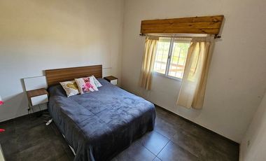 VENTA CASA QUINTA C/PILETA APTO CREDITO LAG LOBOS