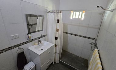 VENTA CASA QUINTA C/PILETA APTO CREDITO LAG LOBOS