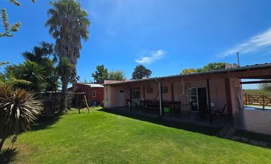 VENTA CASA QUINTA C/PILETA APTO CREDITO LAG LOBOS