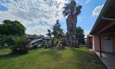 VENTA CASA QUINTA C/PILETA APTO CREDITO LAG LOBOS