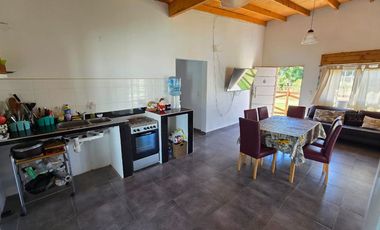 VENTA CASA QUINTA C/PILETA APTO CREDITO LAG LOBOS