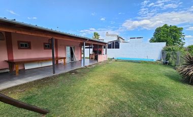 VENTA CASA QUINTA C/PILETA APTO CREDITO LAG LOBOS