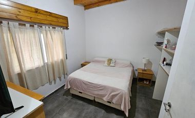 VENTA CASA QUINTA C/PILETA APTO CREDITO LAG LOBOS