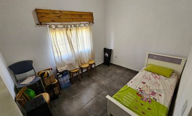 VENTA CASA QUINTA C/PILETA APTO CREDITO LAG LOBOS