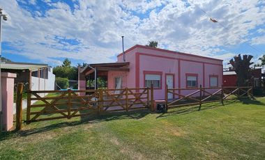 VENTA CASA QUINTA C/PILETA APTO CREDITO LAG LOBOS