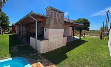 VENTA CASA QUINTA C/PILETA APTO CREDITO LAG LOBOS