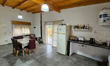 VENTA CASA QUINTA C/PILETA APTO CREDITO LAG LOBOS