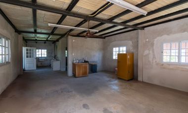 VENTA CASA A TERMINAR - BARRIO LAS TARDES ROLDAN.