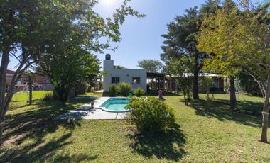 VENTA CASA A TERMINAR - BARRIO LAS TARDES ROLDAN.