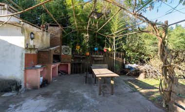 CASA QUINTA EN VENTA 3 DORMITORIOS  LA RIBERA