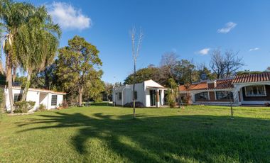CASA QUINTA EN VENTA 3 DORMITORIOS  LA RIBERA