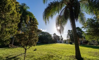 CASA QUINTA EN VENTA 3 DORMITORIOS  LA RIBERA