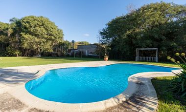 CASA QUINTA EN VENTA 3 DORMITORIOS  LA RIBERA