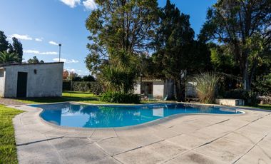 CASA QUINTA EN VENTA 3 DORMITORIOS  LA RIBERA